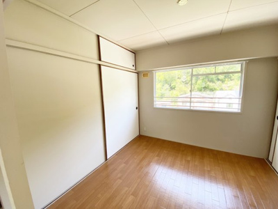 【居間・リビング】 | ヴィラナリー由良1 | ※同物件、別のお部屋の写真です。