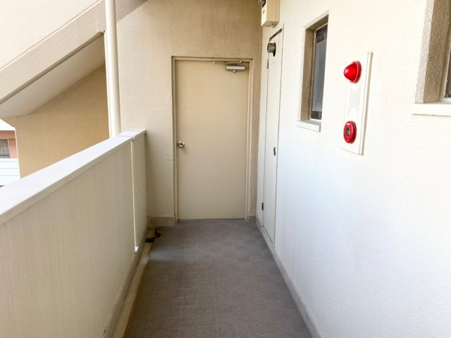 アムール箱崎のその他共用部分|ゆったりとした玄関です