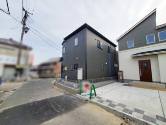 【前面道路含む現地写真】