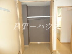 船橋市東船橋１丁目のアパートの収納