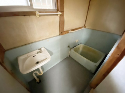 【浴室】 | 里上アパート | ※同物件、別のお部屋の写真です。設備は現況に従います。