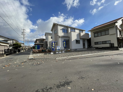 【外観】 | 守山区中志段味4期　全2棟　＜仲介手数料無料＞志段味東小・志段味中　新築一戸建て | 撮影
社長の村田です！
自らプレイヤーとして営業しています
長年の経験と実績から皆様により良いマイホーム購入のご提案をいたします。
住宅ローンの不安や購入後の不安等何でもご相談ください。