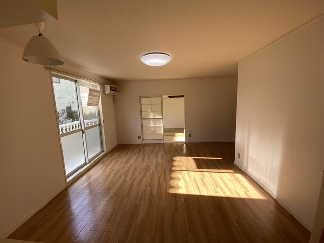 ドミール東田Ⅰの居間・リビング|現在リフォーム中の為、同仕様物件の写真となります。