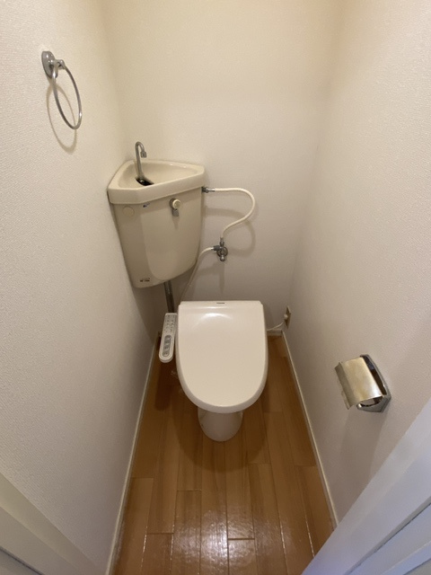 ドミール東田Ⅰのトイレ|現在リフォーム中の為、同仕様物件の写真となります。