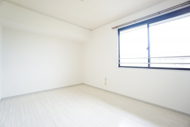 【寝室】 | カーサみつわ台D | ※同物件・反転タイプの写真です。