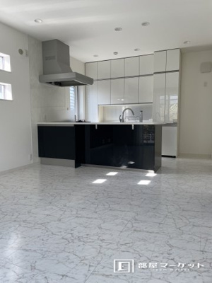 【居間・リビング】 | 黒笹いずみ３丁目戸建