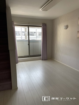 【居間・リビング】 | 黒笹いずみ３丁目戸建