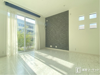 【居間・リビング】 | 黒笹いずみ３丁目戸建