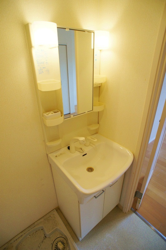 グランドアマレーⅡ番館の洗面所|明るい洗面所です※別号室の写真です