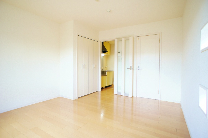 グランドアマレーⅡ番館の内装|明るい室内です※別号室の写真です