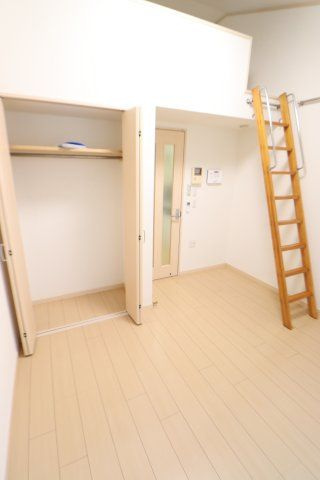 アザレ読売ランドB棟の居間・リビング