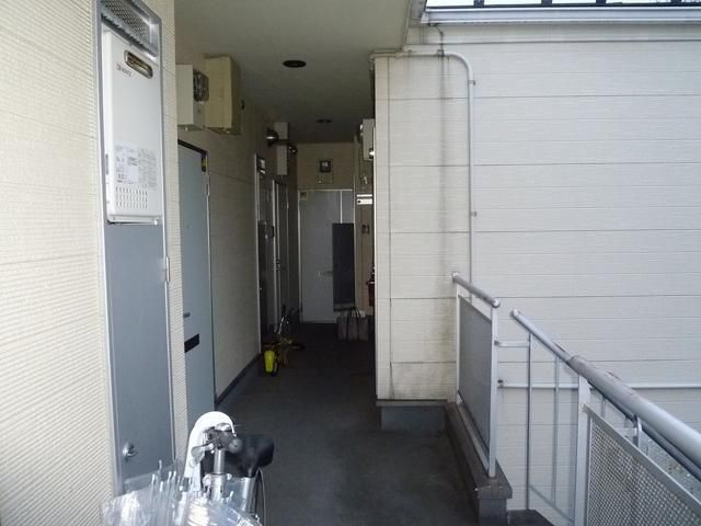 アザレ読売ランドB棟の間取り