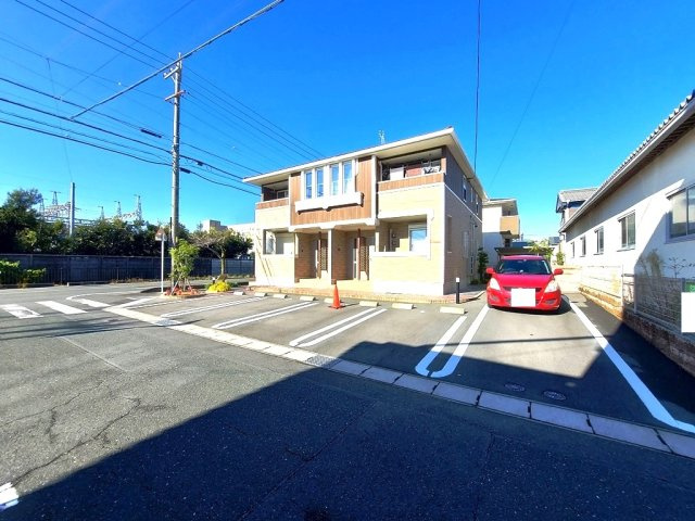 エスポワール忠興の駐車場