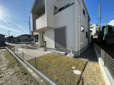 【外観】 | 愛知郡東郷町春木音貝 全2棟 ＜仲介手数料無料＞音貝小・春木中　新築一戸建て | 〈内覧予約キャンペーン実施中！〉マックスバリュde住まい相談までご連絡下さい。