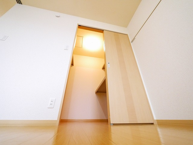 ルイ　シャトーの収納