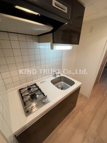 クリスタルグランツ東天満のキッチン|コンパクトなキッチンで掃除もラクラク