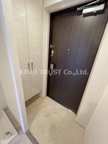 ファーストフィオーレ梅田イーストの玄関|明るい玄関です