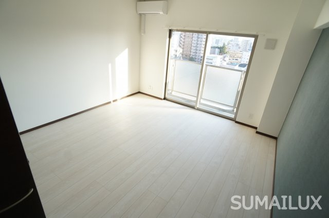 熊本市中央区練兵町の賃貸マンションの洋室