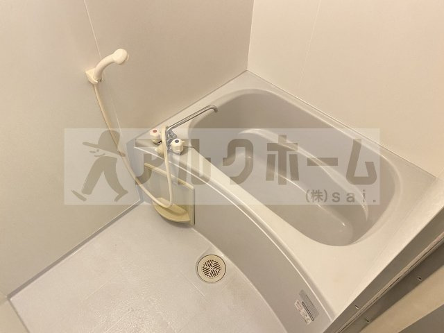 レオパレス田辺の浴室