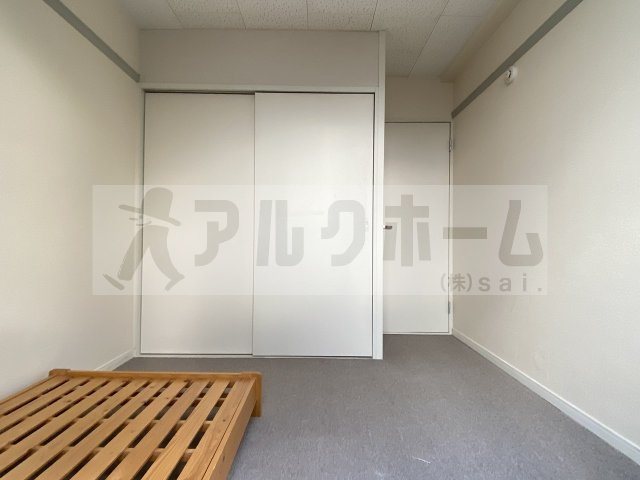 レオパレス田辺の洋室