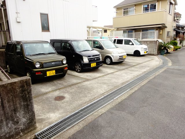 ガーデンハイツ置田Ⅰの駐車場