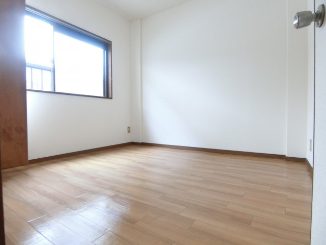 ガーデンハイツ置田Ⅰの寝室|同物件別部屋