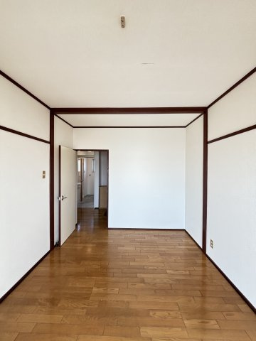 茜屋マンションの居間・リビング