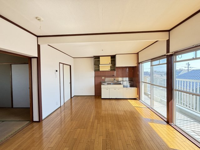 茜屋マンションの居間・リビング