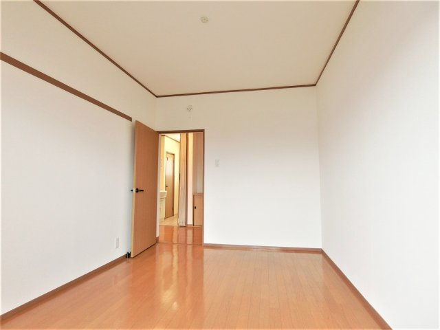 茜屋マンションの洋室|イメージ302号室の写真