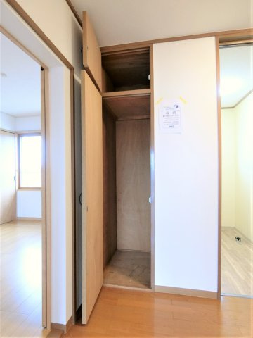 茜屋マンションの収納|イメージ302号室の写真