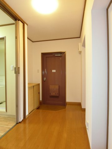 茜屋マンションの玄関|イメージ302号室の写真