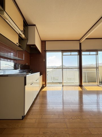 茜屋マンションの居間・リビング