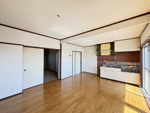 茜屋マンションの居間・リビング