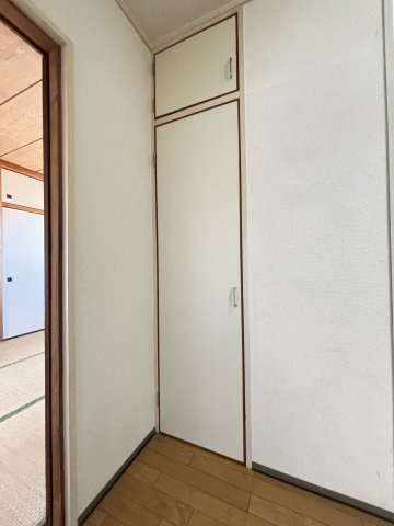 茜屋マンションの和室