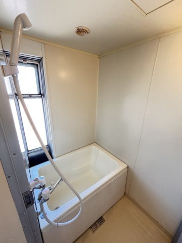 茜屋マンションの浴室