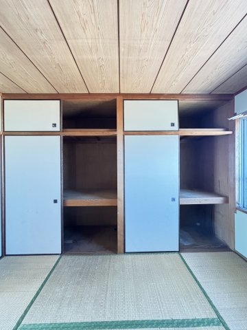 茜屋マンションの収納