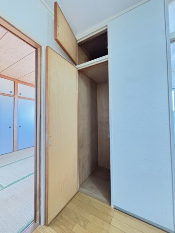 茜屋マンションの収納