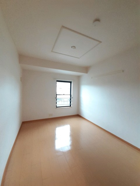 グレイス・ワイエム　Bの寝室