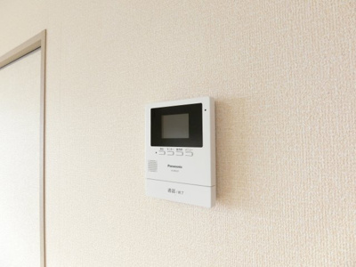 【セキュリティ】 | ヴェルドミール M | 突然の来客時もＴＶモニターホンでしっかり確認。