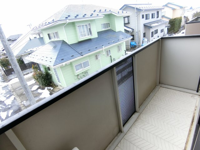 【バルコニー】 | ヴェルドミール M | ２階のお部屋で晴れた日には洗濯物もたくさん干せます。