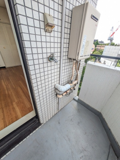 洗濯機置場です♪すぐに干せて便利です。