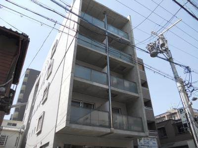 アヴィ四条の外観