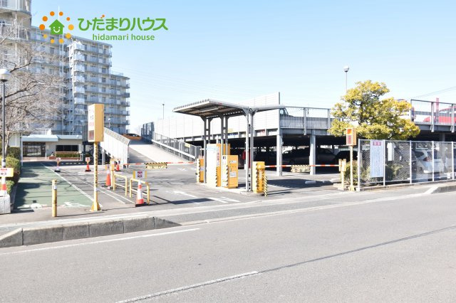 マンハイム大宮の駐車場