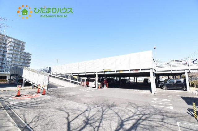 マンハイム大宮の駐車場