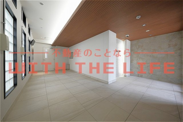 マンションR【10,000円キャッシュバック対象物件】のロビー|お洗濯にも便利なバルコニー付き