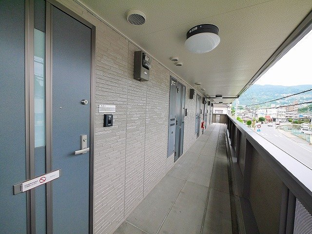 カラコレスのその他共用部分|広い通路です