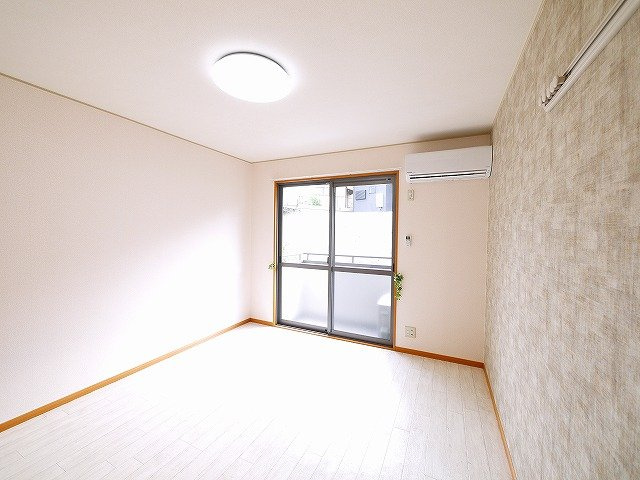 カラコレスの寝室|使い勝手のいい寝室です