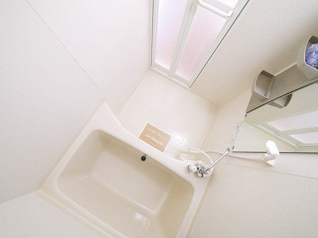 カラコレスの浴室|日々の疲れを癒すお風呂付です