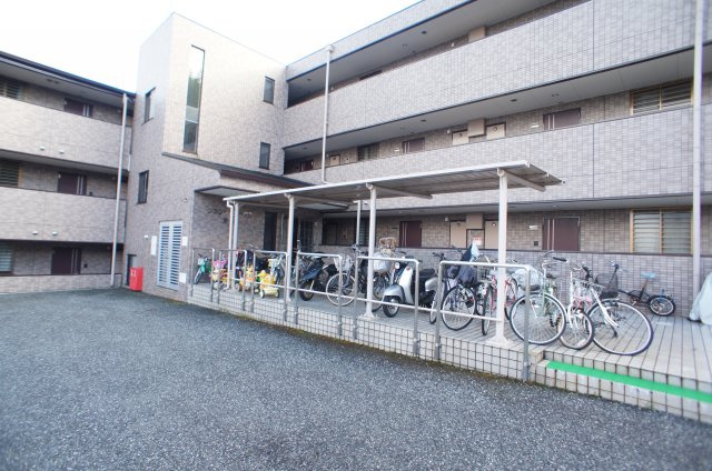 【その他共用部分】 | 駐輪場もございます