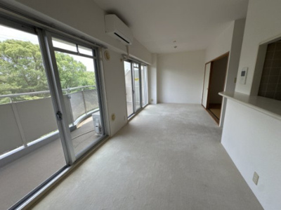 【居間・リビング】 | 自治医大アーバンコンフォート | 床はカーペット